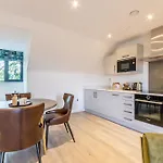 18 St Johns Mews