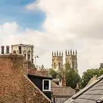 18 St Johns Mews